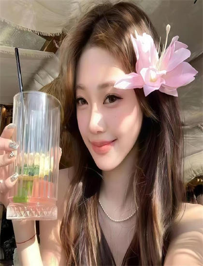 双面天后专业观影秘籍：象征意义与隐喻手法的实用技巧 让你获得专业视角