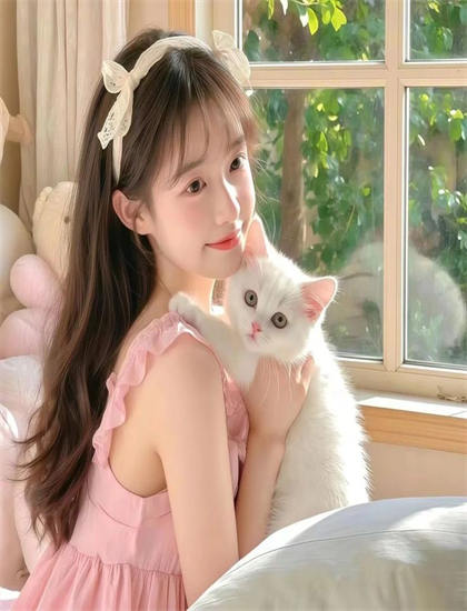 《小winn的独居vlog》象征隐喻解析：符号意义与深层寓意探讨