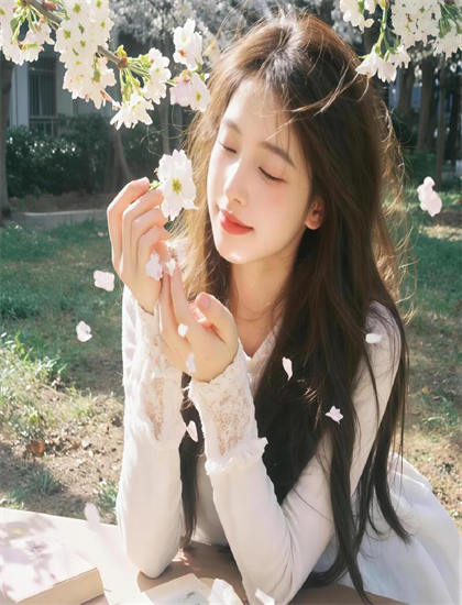 影院同步：《我的青春在这里》完整剧情传统分析：角色关系与情感线索详细拆解